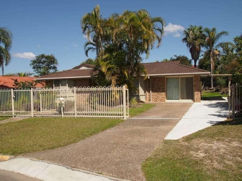 10 Range Court, Arundel QLD 4214