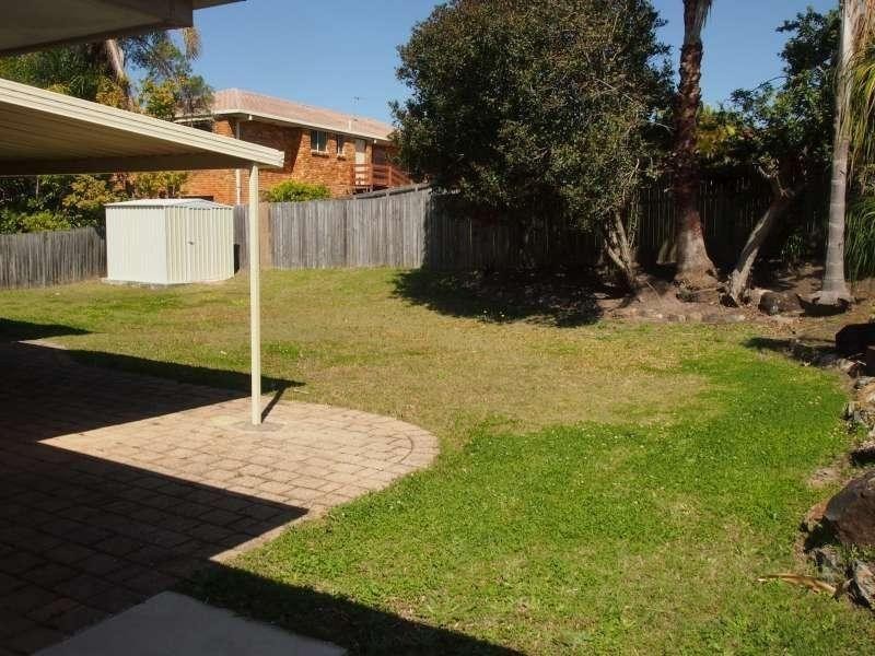 10 Range Court, Arundel QLD 4214