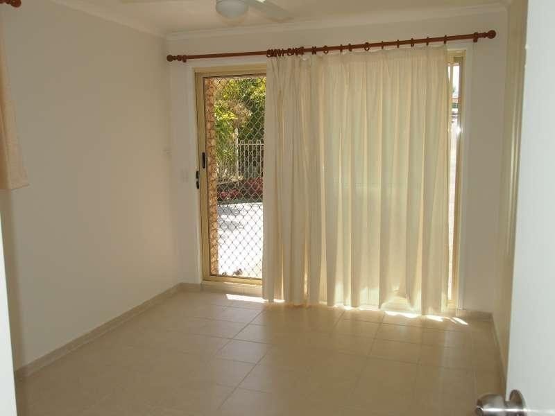 10 Range Court, Arundel QLD 4214