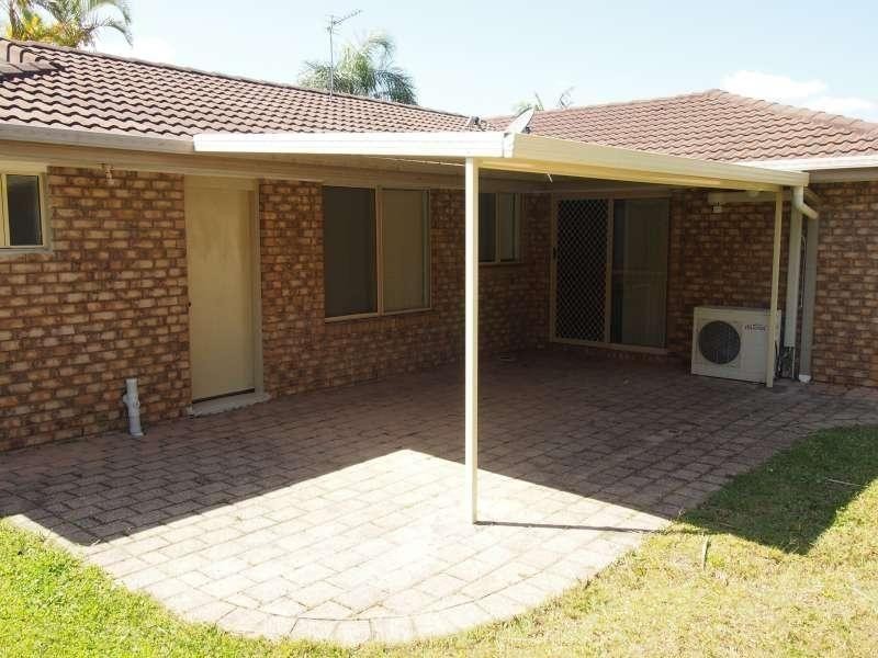 10 Range Court, Arundel QLD 4214