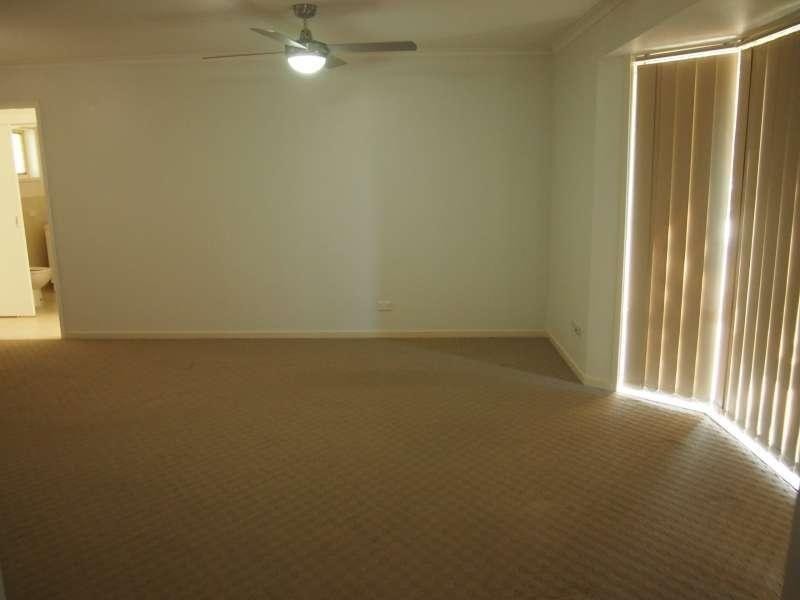 10 Range Court, Arundel QLD 4214