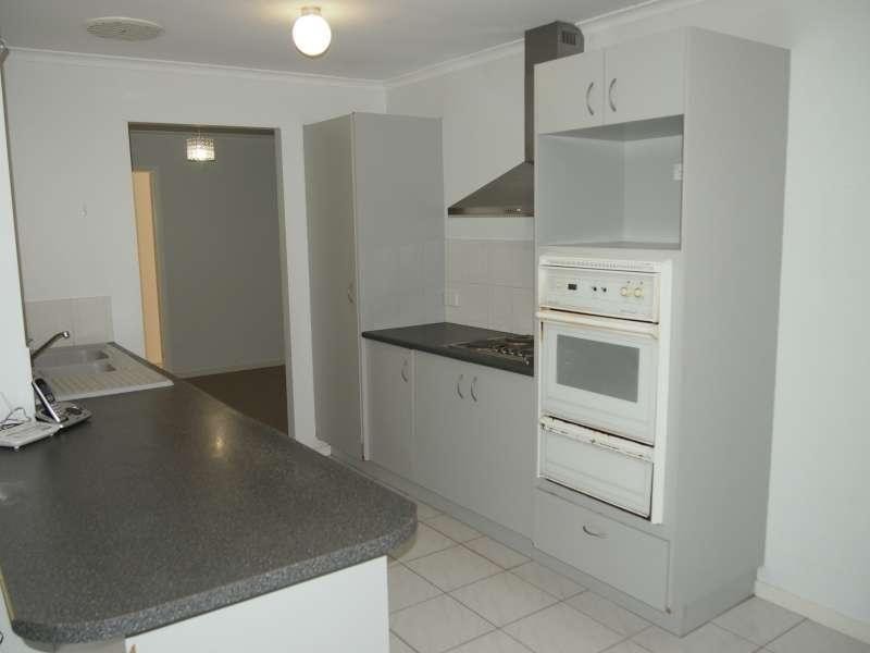10 Range Court, Arundel QLD 4214