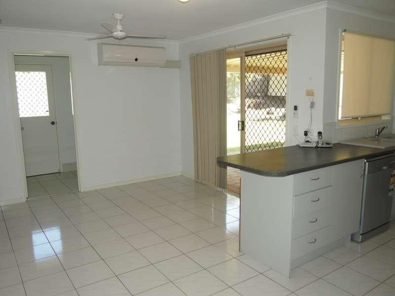 10 Range Court, Arundel QLD 4214