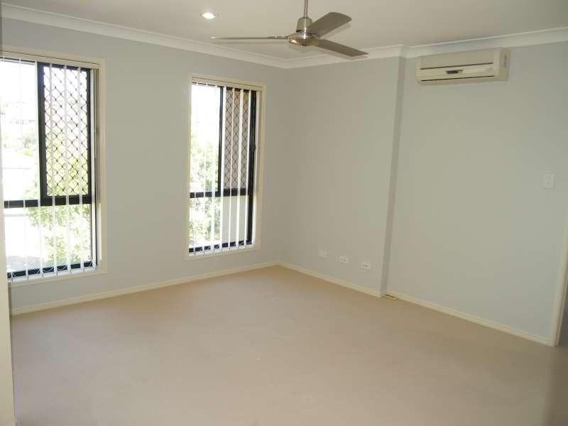 1/1 MacDonald Avenue, Upper Coomera QLD 4209
