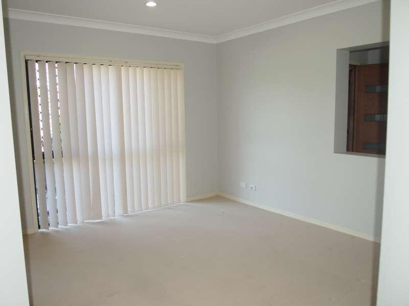 1/1 MacDonald Avenue, Upper Coomera QLD 4209