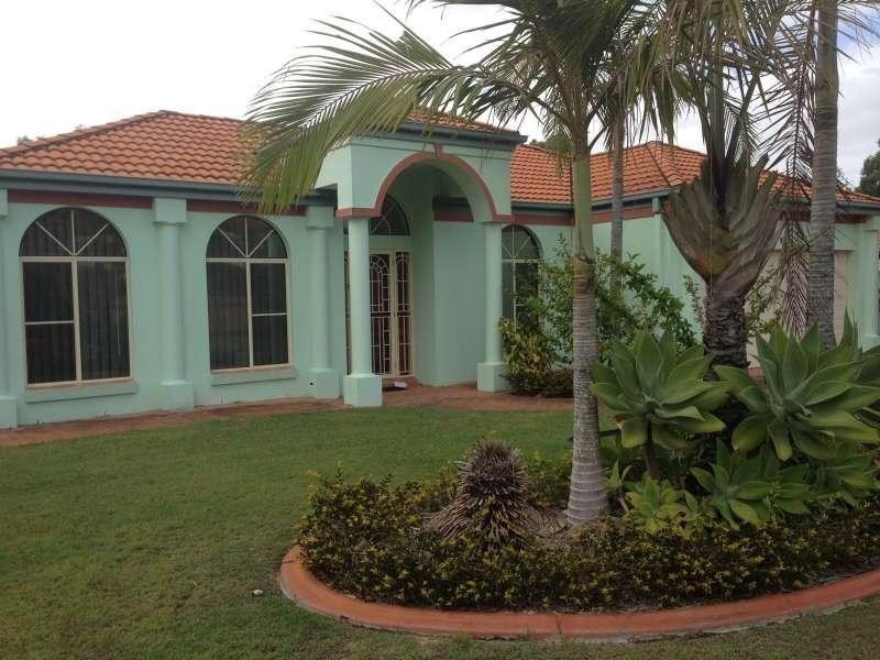 6 Herington Close, Arundel QLD 4214