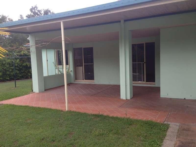 6 Herington Close, Arundel QLD 4214