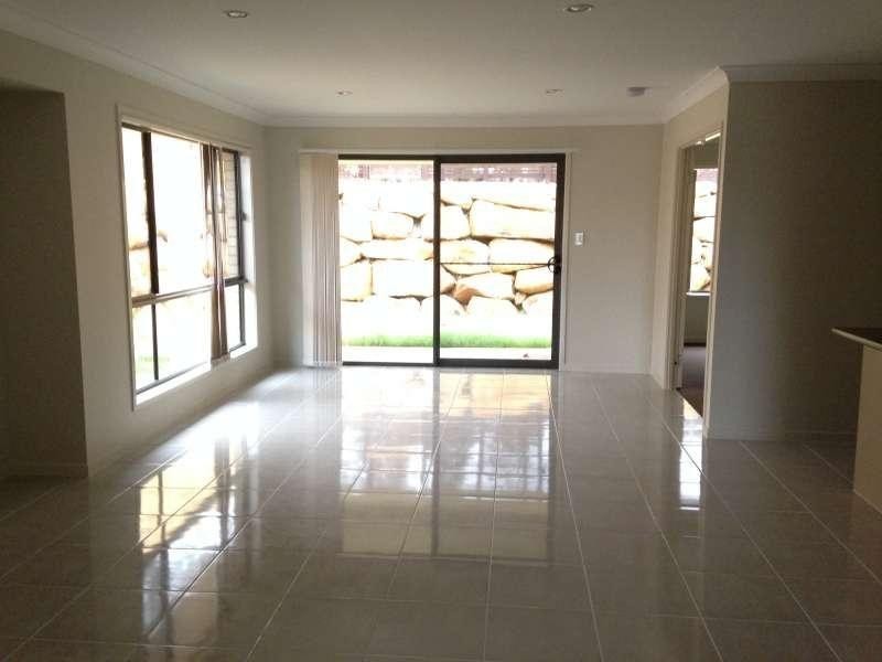 15 Moonlight Lane, Coomera QLD 4209