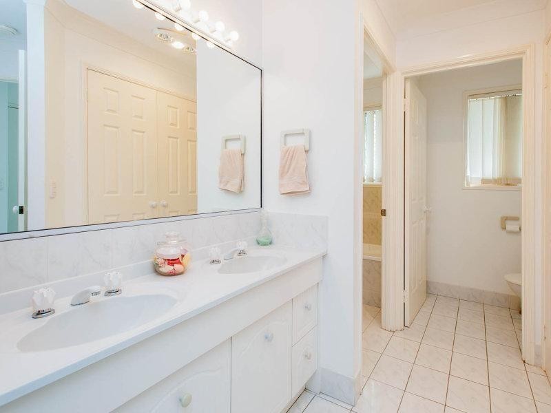 5 Grand Canal Way, Runaway Bay QLD 4216