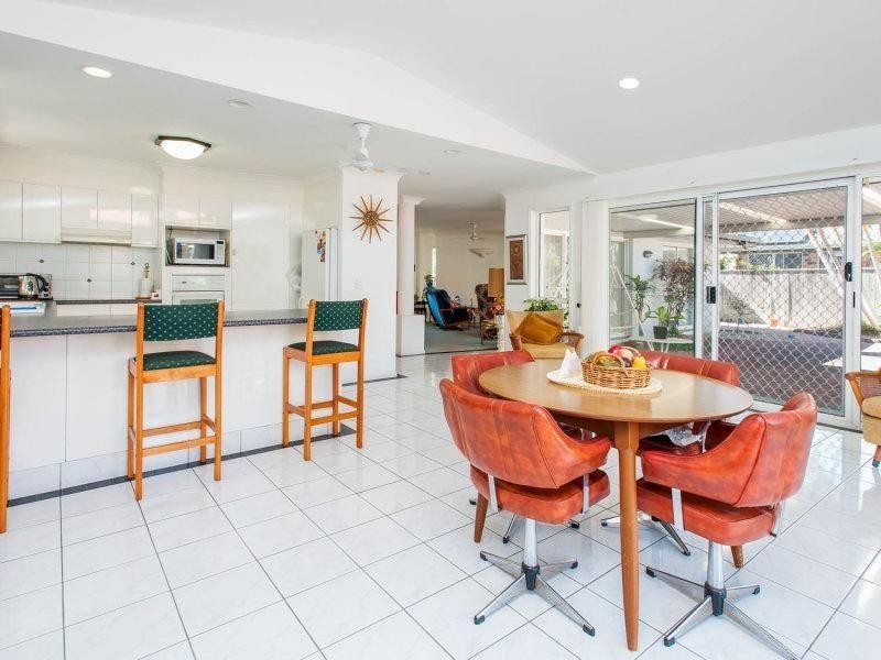 5 Grand Canal Way, Runaway Bay QLD 4216