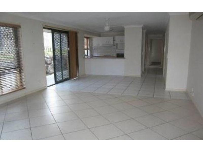 1/114 Greenacre Drive, Parkwood QLD 4214