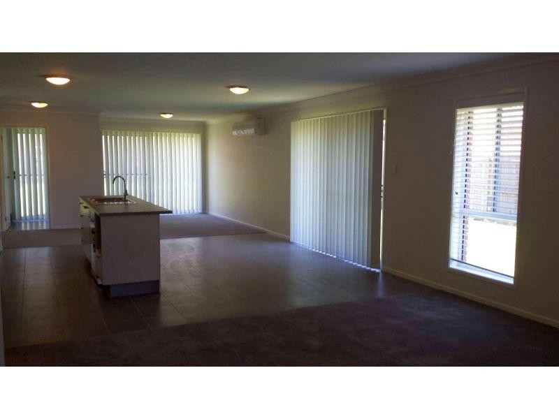 11 Banks Drive, Ormeau Hills QLD 4208