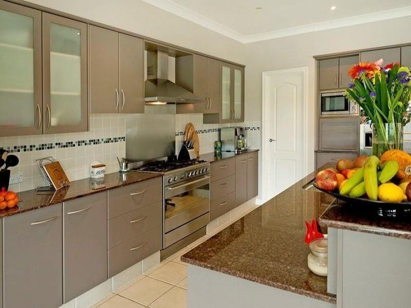 2142 Beaufort Way, Hope Island QLD 4212