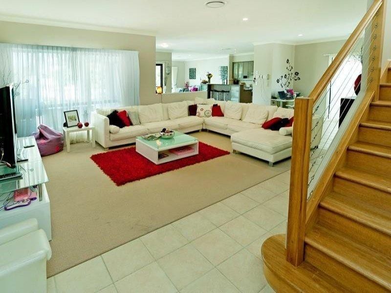 2142 Beaufort Way, Hope Island QLD 4212