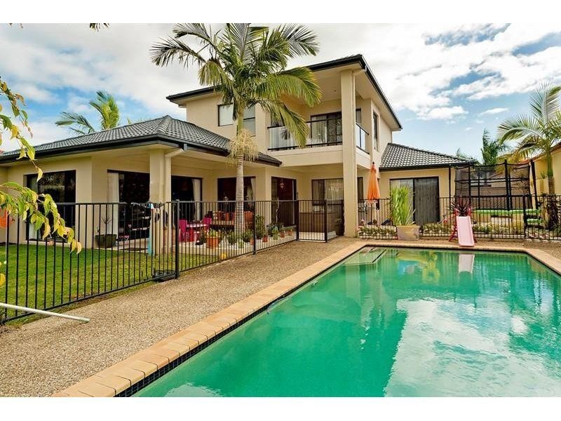 2142 Beaufort Way, Hope Island QLD 4212