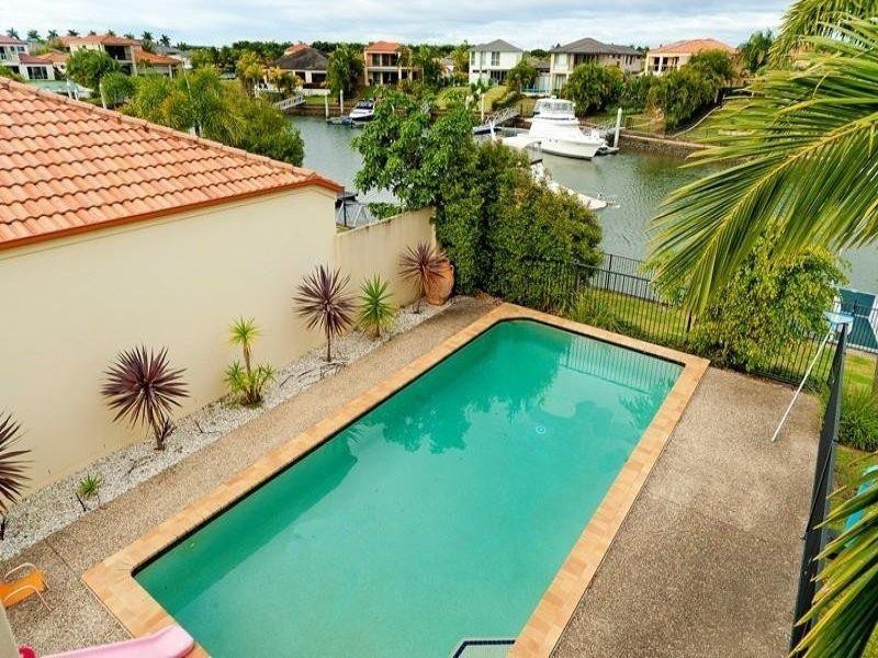 2142 Beaufort Way, Hope Island QLD 4212