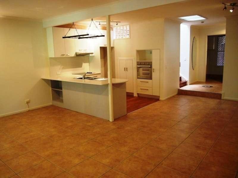 5/7 Wildwood Court, Surfers Paradise QLD 4217