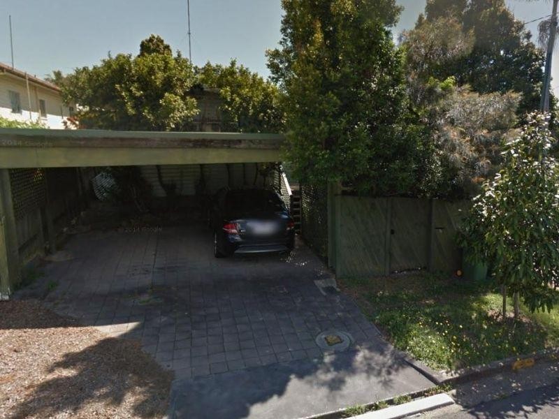 9 Locke Street, Southport QLD 4215