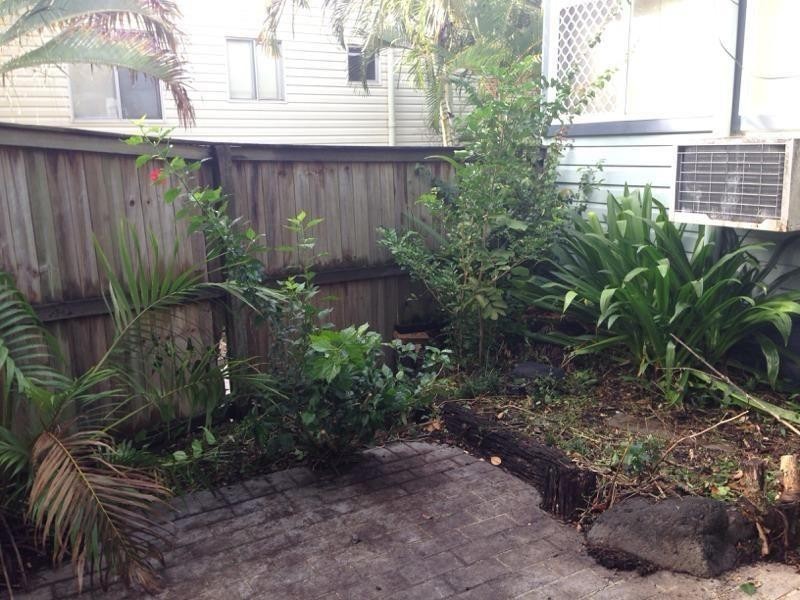 9 Locke Street, Southport QLD 4215