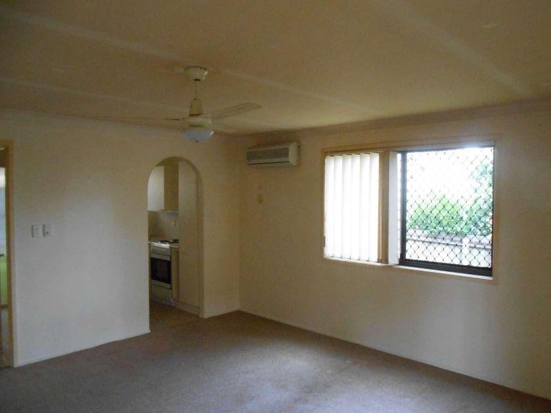 2/5 Caroline Avenue, Southport QLD 4215