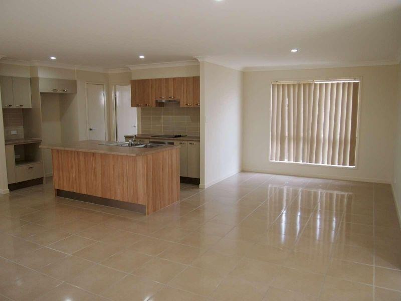 33 Milly Circuit, Ormeau QLD 4208