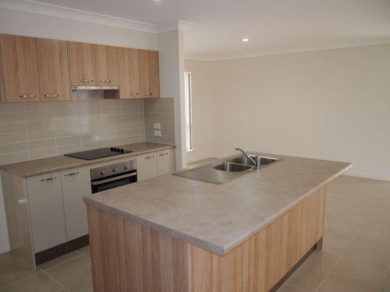 33 Milly Circuit, Ormeau QLD 4208