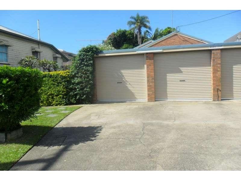 2/16 North Street, Southport QLD 4215