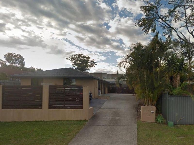 1/4 Ruth Anne Close, Labrador QLD 4215