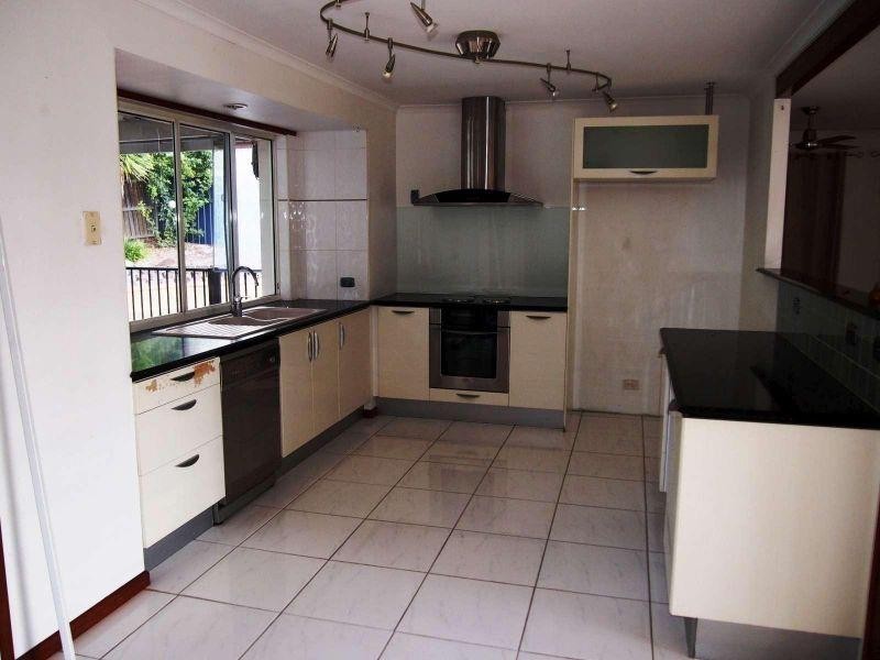 1 Loxton Court, Helensvale QLD 4212