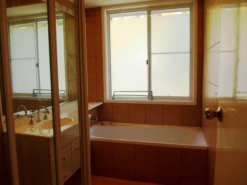 1 Loxton Court, Helensvale QLD 4212