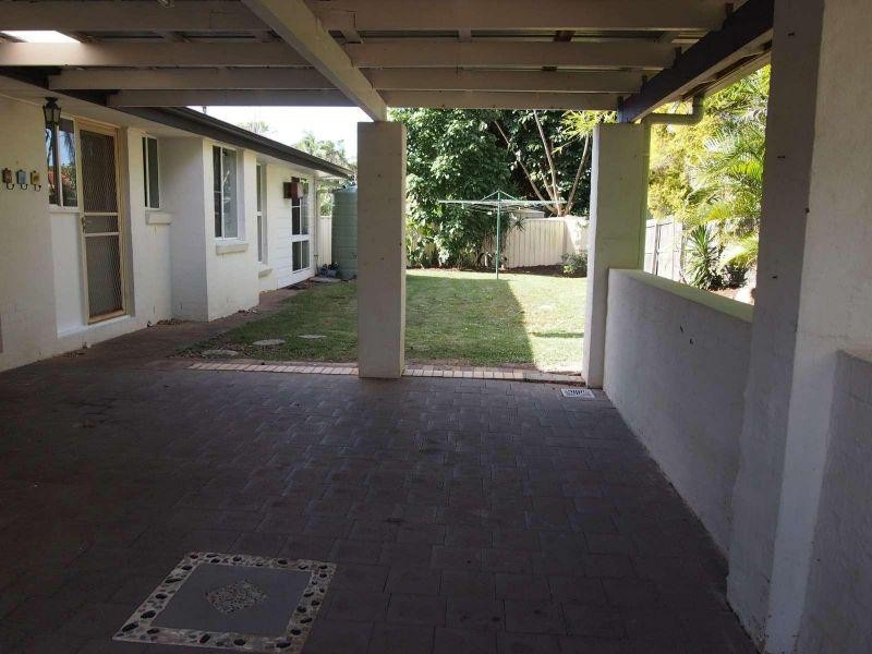 1 Loxton Court, Helensvale QLD 4212