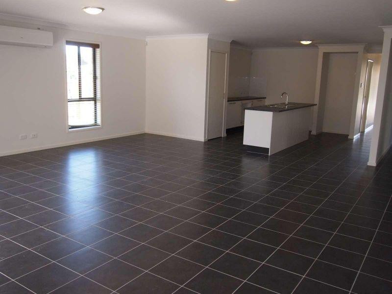 13 Banks Drive, Ormeau QLD 4208