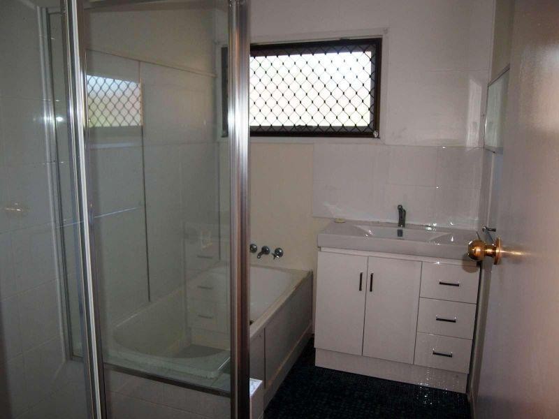 6 Warratina Street, Labrador QLD 4215