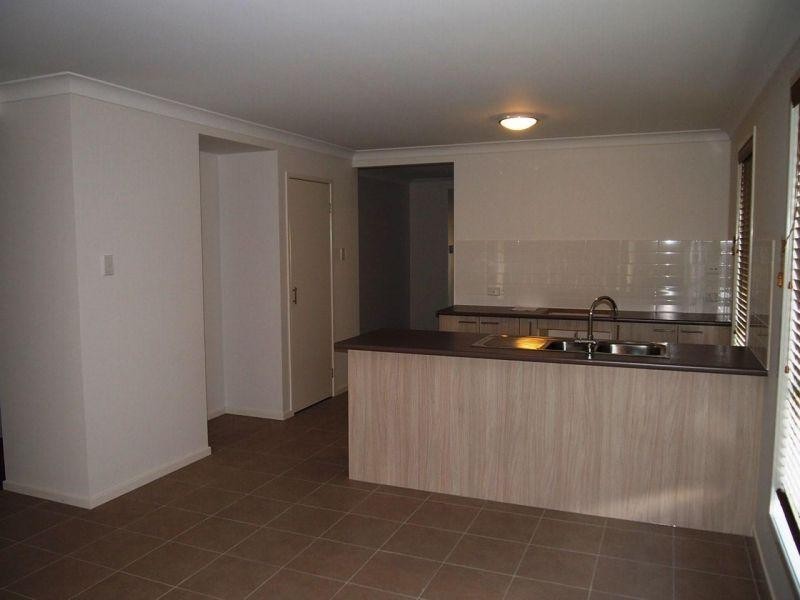 17 Milly Circuit, Ormeau QLD 4208