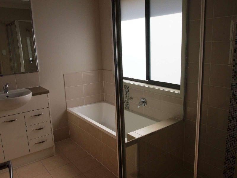 15B Banks Drive, Ormeau QLD 4208