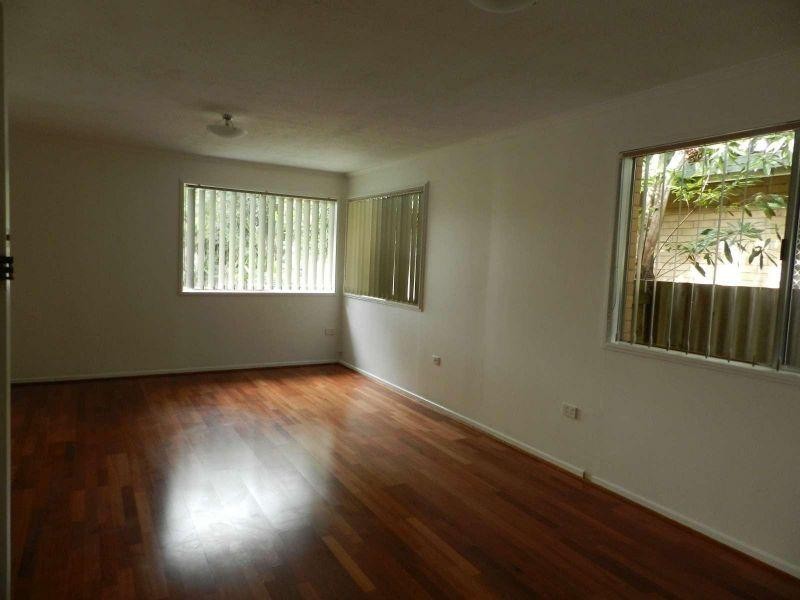 98 Albion Avenue, Miami QLD 4220