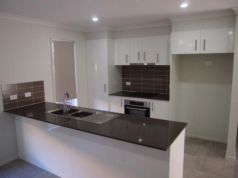6 Cummings Circuit, Willow Vale QLD 4209