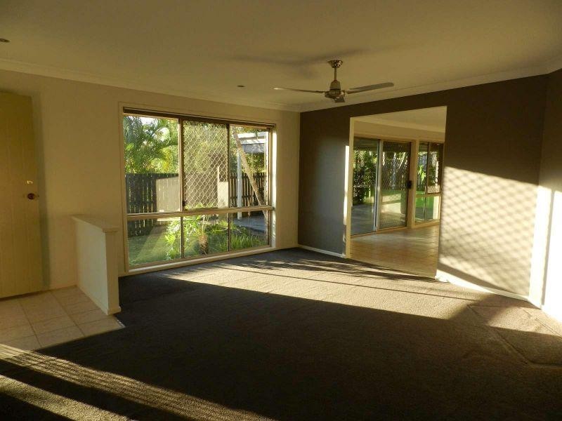 9 Pinemount Crescent, Oxenford QLD 4210