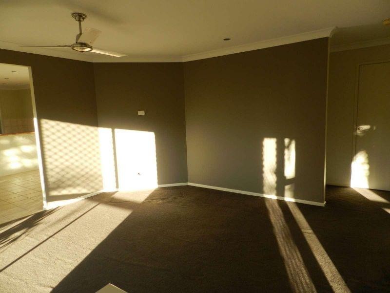 9 Pinemount Crescent, Oxenford QLD 4210