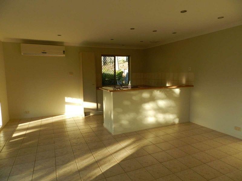 9 Pinemount Crescent, Oxenford QLD 4210