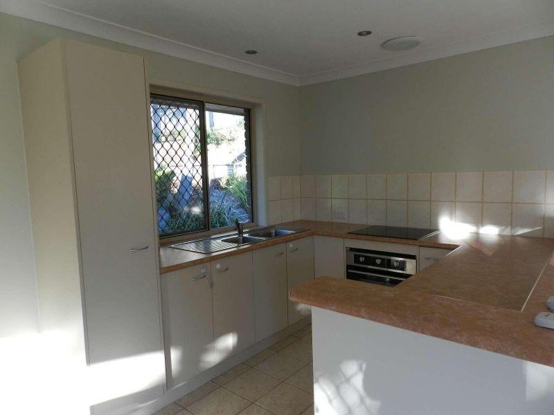 9 Pinemount Crescent, Oxenford QLD 4210