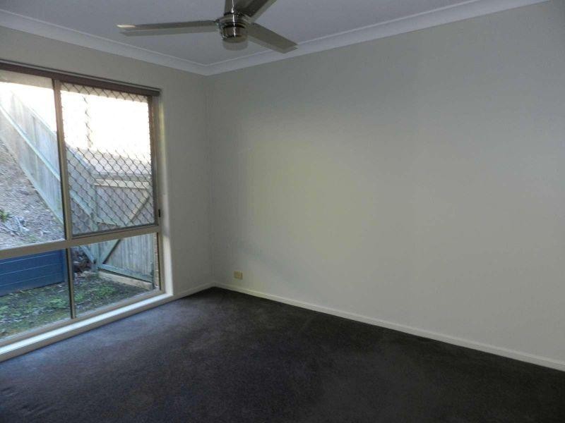 9 Pinemount Crescent, Oxenford QLD 4210