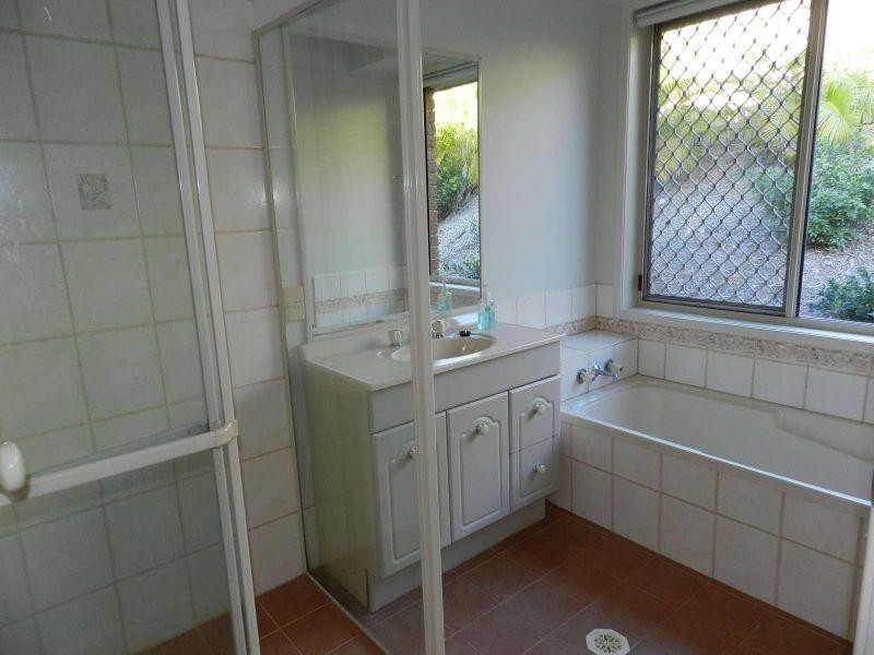 9 Pinemount Crescent, Oxenford QLD 4210