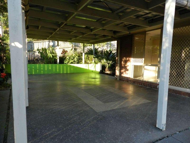 9 Pinemount Crescent, Oxenford QLD 4210