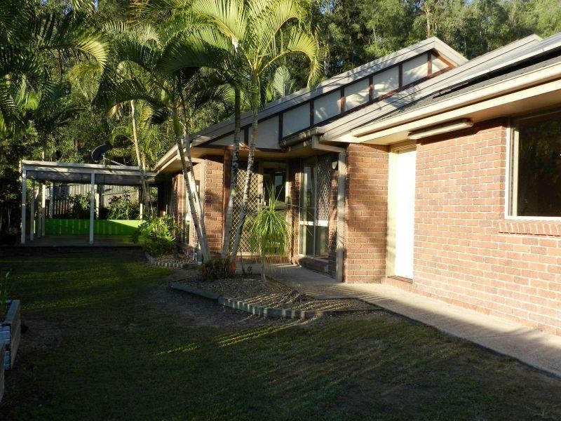 9 Pinemount Crescent, Oxenford QLD 4210