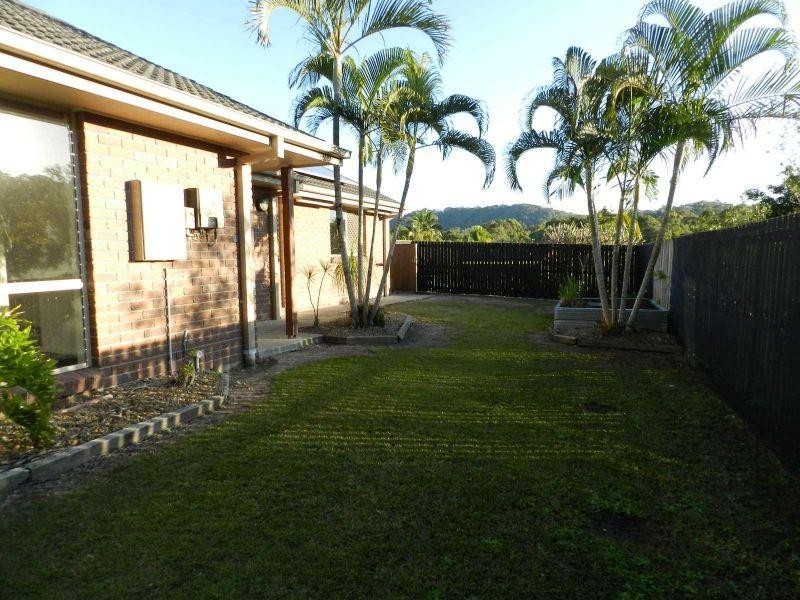 9 Pinemount Crescent, Oxenford QLD 4210