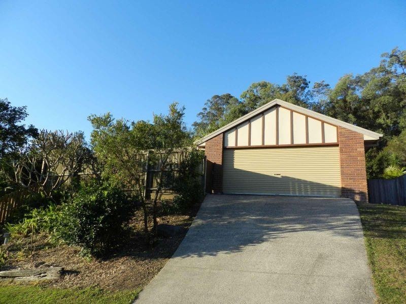 9 Pinemount Crescent, Oxenford QLD 4210