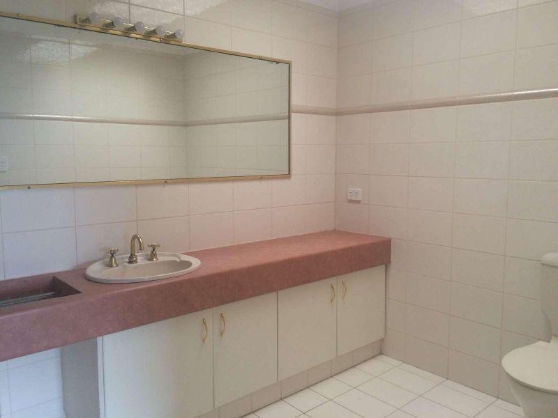 32 Binalong Drive, Ashmore QLD 4214