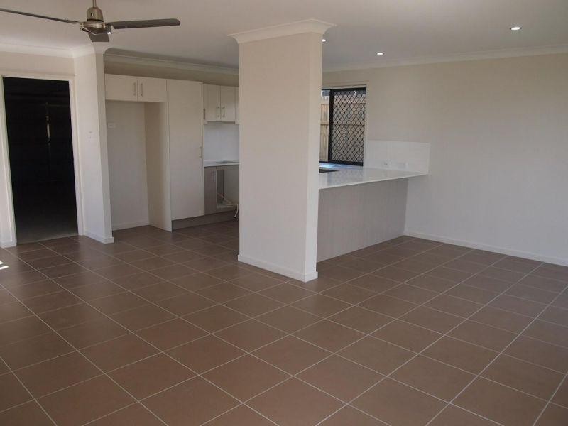 17 John Crescent, Pimpama QLD 4209
