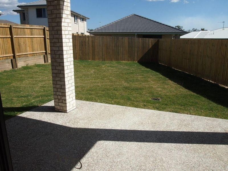 17 John Crescent, Pimpama QLD 4209